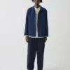 Arlo-Jacke aus stückgefärbtem Fischgrätenstoff Arlo-Jacke aus stückgefärbtem Fischgrätenstoff