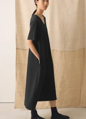 Baumwoll-Jersey-Kleid mit V-Ausschnitt