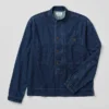 Denimhemd mit Grandad-Kragen und halber Knopfleiste Denimhemd mit Grandad-Kragen und halber Knopfleiste