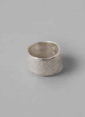 Emily Nixon Skulpturaler Rock-Ring