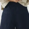 Formbetonte Indigo-Hose