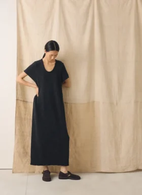 Gestricktes T-Shirt-Kleid aus Leinen und Baumwolle