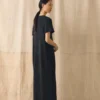 Gestricktes T-Shirt-Kleid aus Leinen und Baumwolle Gestricktes T-Shirt-Kleid aus Leinen und Baumwolle