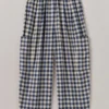 Gingham-Hose aus Leinen und Baumwolle mit aufgesetzten Taschen Gingham-Hose aus Leinen und Baumwolle mit aufgesetzten Taschen