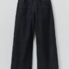 Jeanshose mit weitem Bein
