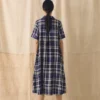 Kariertes Swing-Kleid aus Leinen und Baumwolle