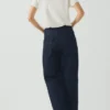 Konisch zulaufende Indigo-Hose