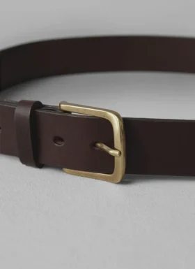 Leder-Gürtel mit Messingschnalle Leder-Gürtel mit Messingschnalle