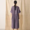 Leichtes Leinenkleid mit geraffter Taille