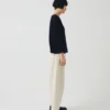 Lia Baumwoll-T-Shirt mit U-Boot-Ausschnitt Lia Baumwoll-T-Shirt mit U-Boot-Ausschnitt