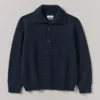 Pullover aus Wolle mit halber Knopfleiste Pullover aus Wolle mit halber Knopfleiste