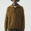 Pullover aus Wolle mit halber Knopfleiste Pullover aus Wolle mit halber Knopfleiste