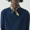 Seidenbandana mit abstraktem Stillleben