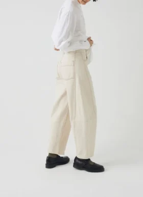 skulpturale denim hose mit nhten 2 280x385 - Skulpturale Denim-Hose mit N&auml;hten