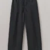 Stückgefärbte Leinenhose mit weitem Bein Stückgefärbte Leinenhose mit weitem Bein
