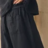 Stückgefärbte Leinenhose mit weitem Bein Stückgefärbte Leinenhose mit weitem Bein