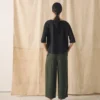 Stückgefärbte Leinenhose mit weitem Bein