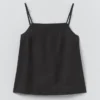 Tanktop aus stückgefärbtem Leinen mit quadratischem Ausschnitt Tanktop aus stückgefärbtem Leinen mit quadratischem Ausschnitt