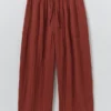 Weit geschnittene Crinkle-Baumwollgaze-Hose zum Hineinschlüpfen Weit geschnittene Crinkle-Baumwollgaze-Hose zum Hineinschlüpfen
