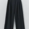 Weit geschnittene Hose aus Baumwoll-Leinen-Twill Weit geschnittene Hose aus Baumwoll-Leinen-Twill